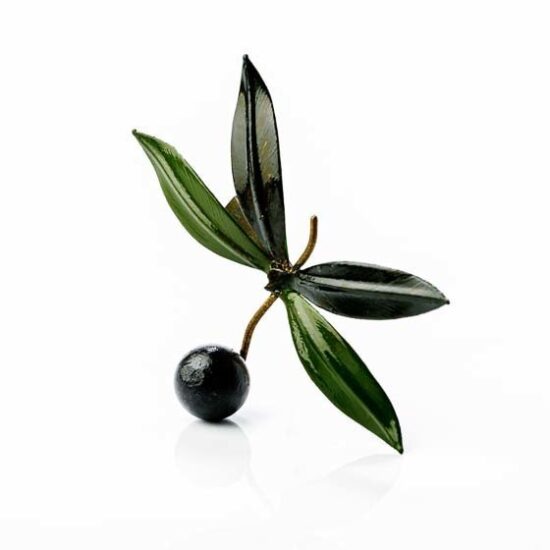 Broche con hojas de olivo y aceituna negra hecho a mano en Jaén